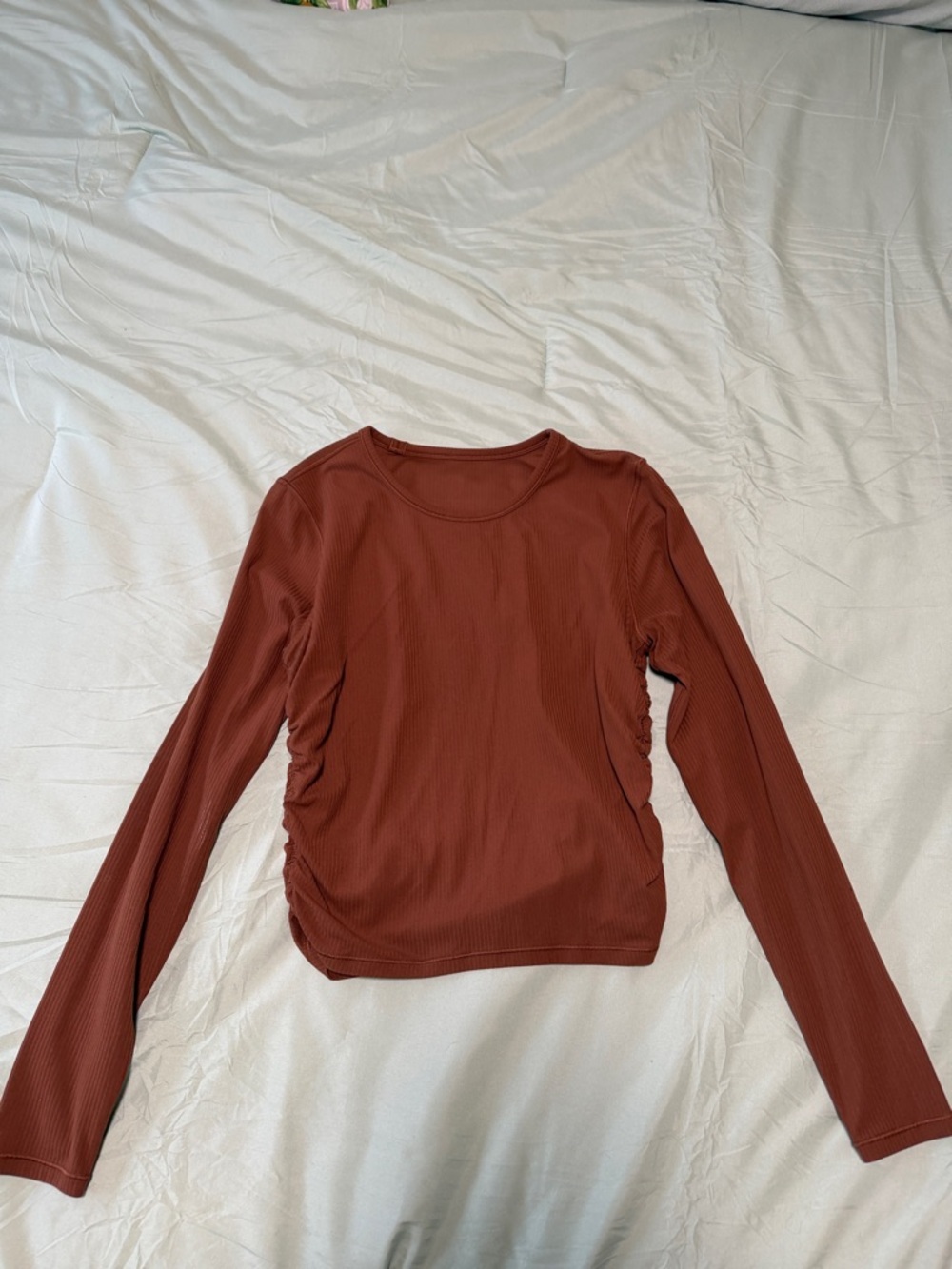 Lulu lemon- size 6 ribbed brown cropped long sleeve